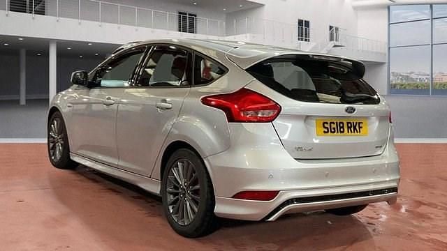 Used Ford Focus ST-Line 140 HP (102 kW) 2018 Silver Hatchback