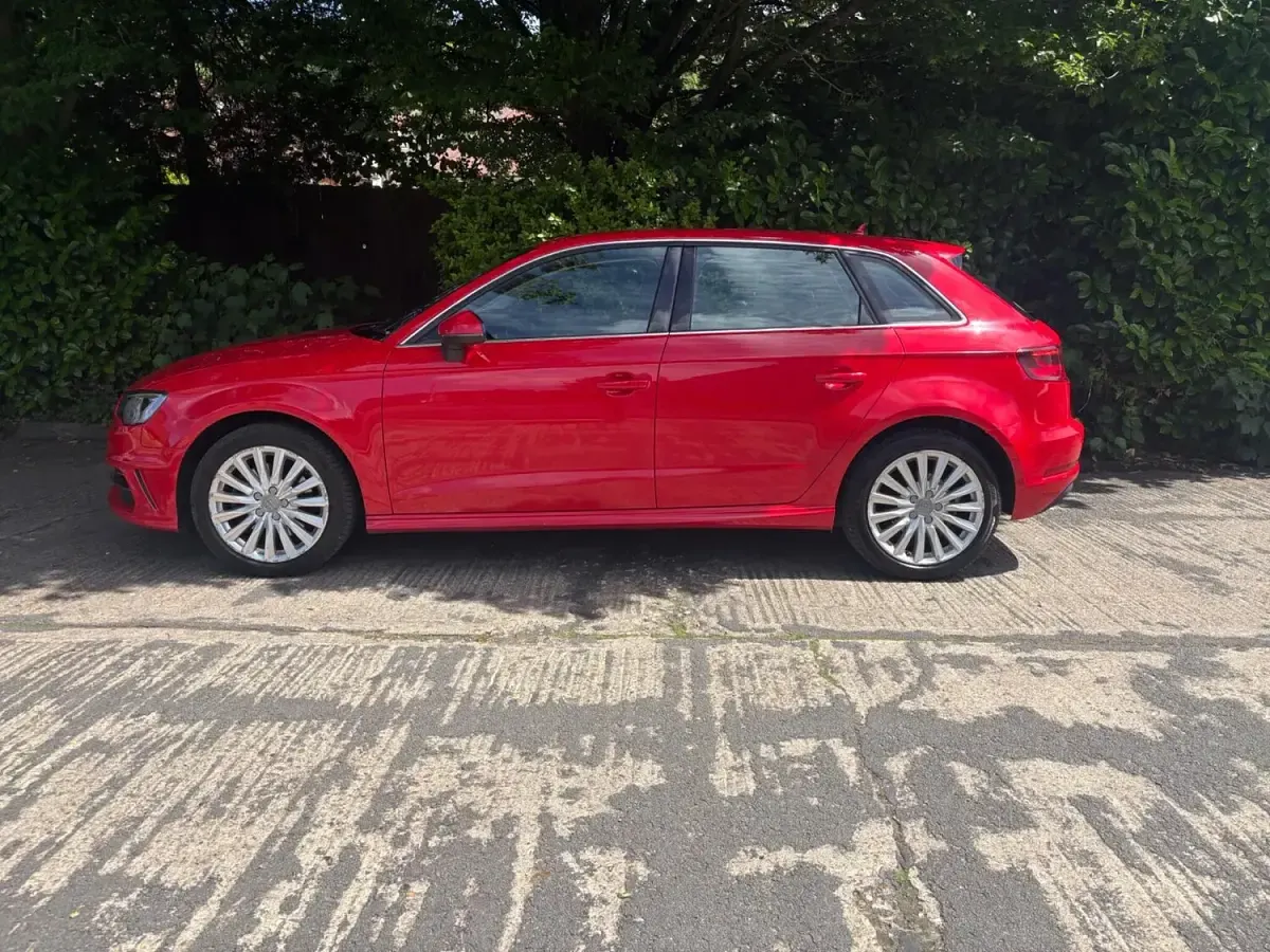 Used Audi A3 Sportback e-tron Advanced 2016 Red Hatchback