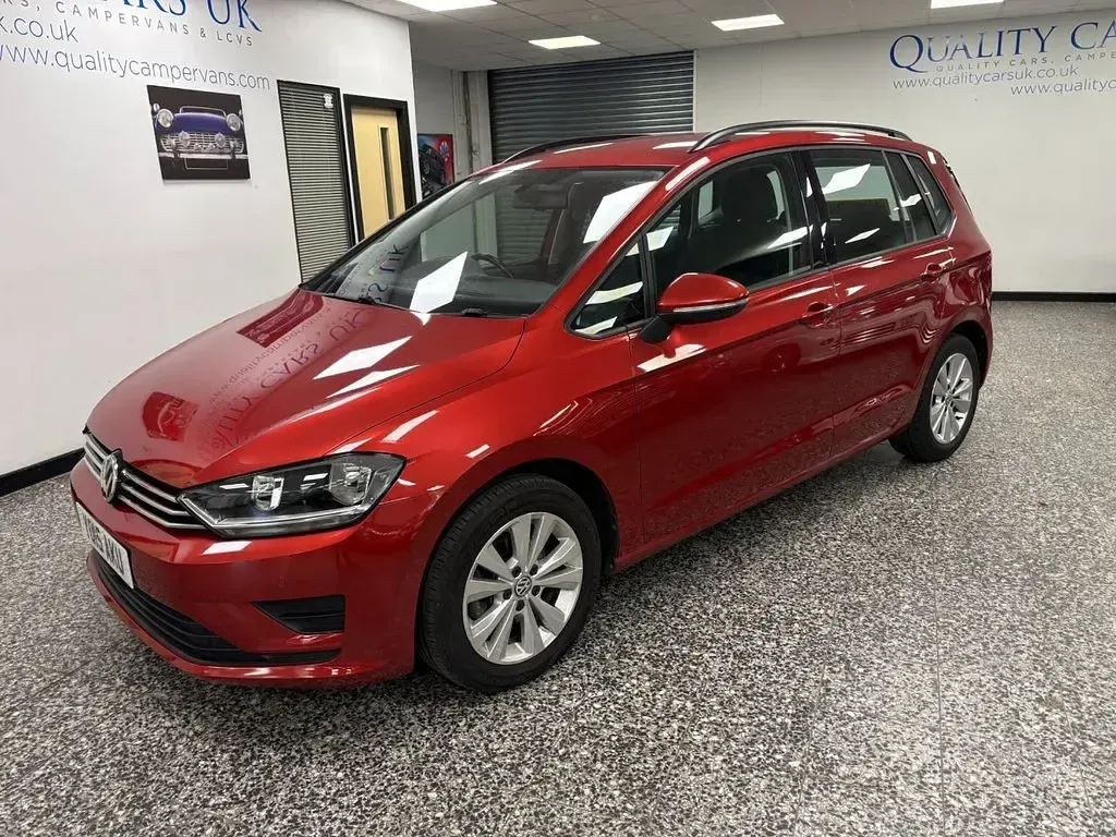 Used VW Golf Sportsvan SE 110 HP (80 kW) 2015 Red MPV