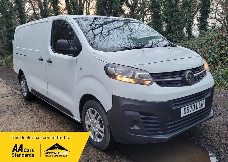 White Used 2020 Vauxhall Vivaro S MPV | £8,500 (A bit pricey) - Image 1/4
