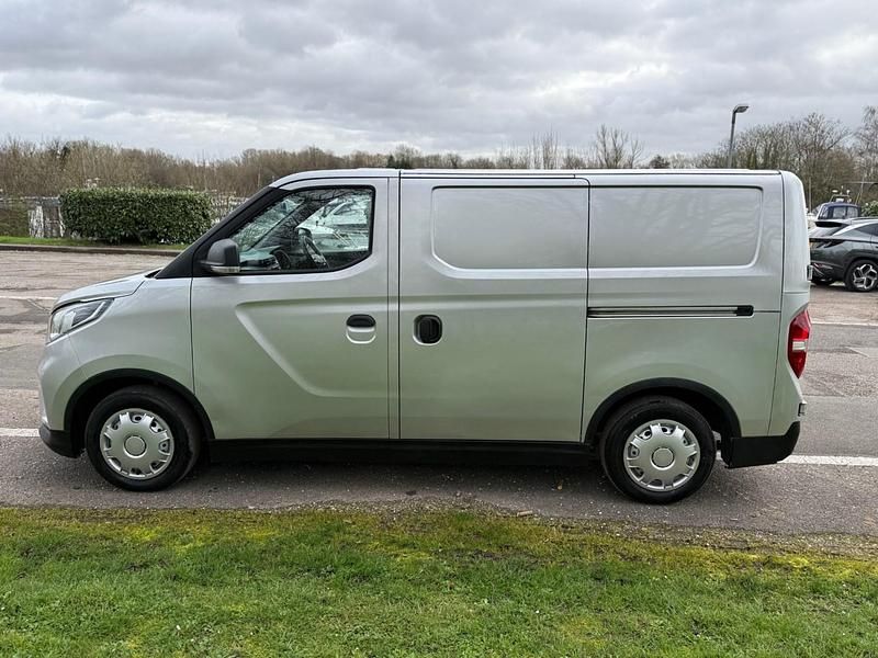 Used Maxus eDeliver 3 89 kW (122 HP) 2022 White Van