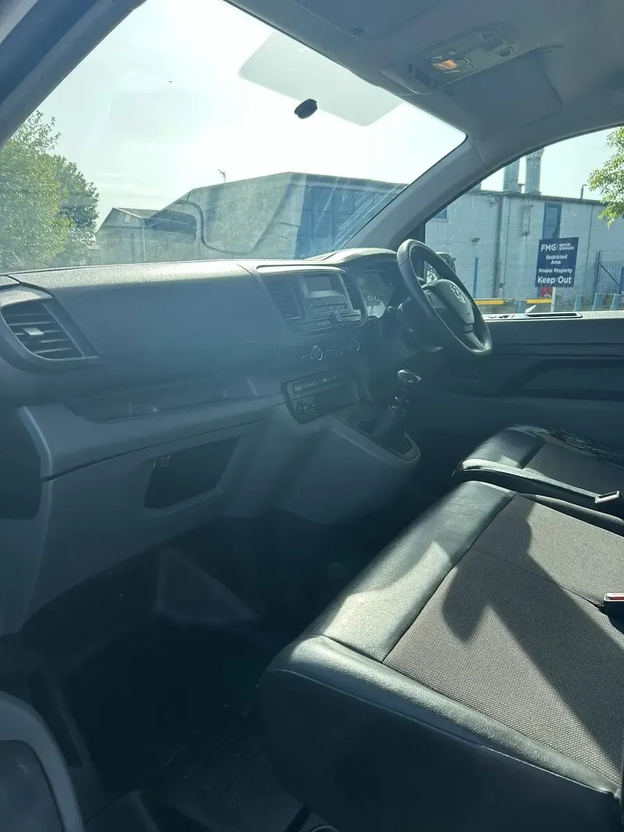 Gebraucht Vauxhall Vivaro Edition 120 PS (88 kW) 2020 Weiß Van / Kleinbus