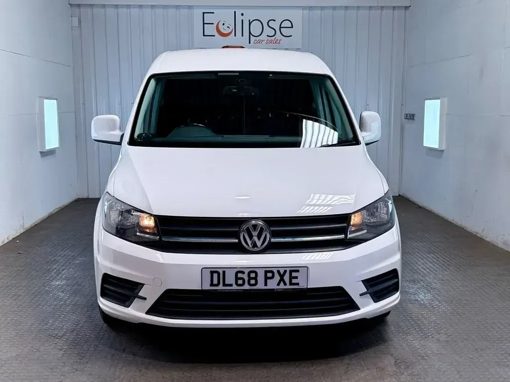 Used VW Caddy Trendline 102 HP (75 kW) 2019 White MPV