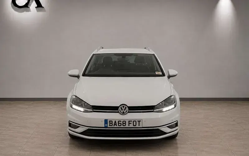 Used VW Golf VII SE 116 HP (85 kW) 2018 White Estate