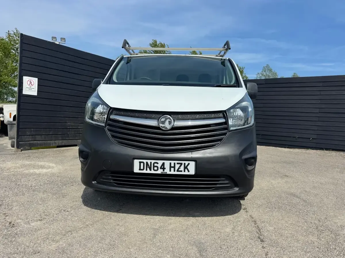 Second-hand Vauxhall Vivaro 115 CP (84 kW) 2014 Alb Monovolum