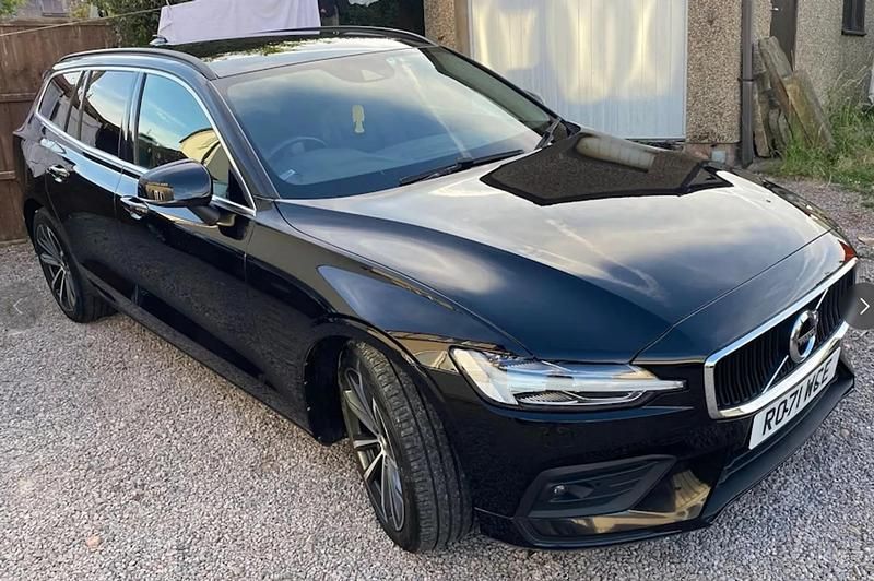 Black Used 2021 Volvo V60 Momentum Estate | £19,699 (Super price) - Image 1/1