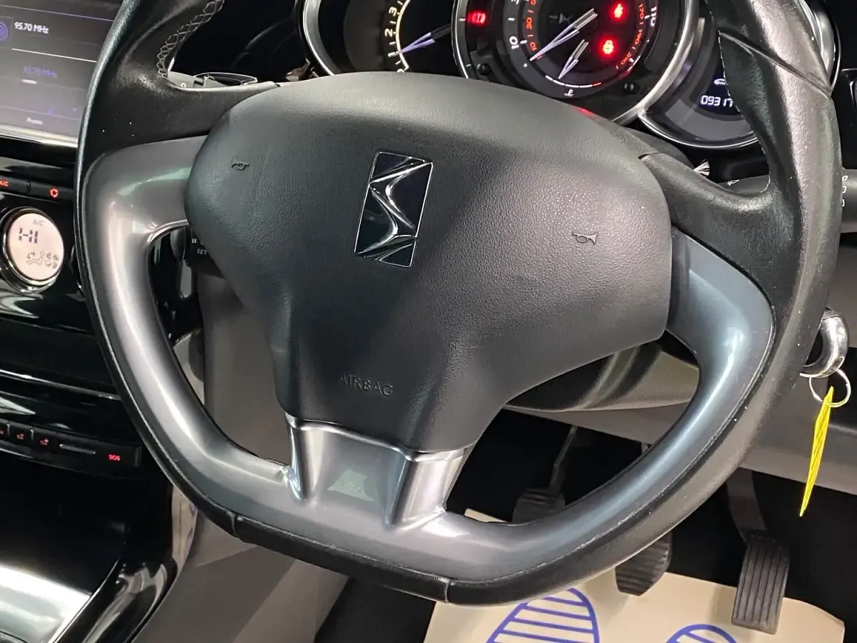 Used DS Automobiles DS3 Connected Chic 82 HP (60 kW) 2018 Black Hatchback