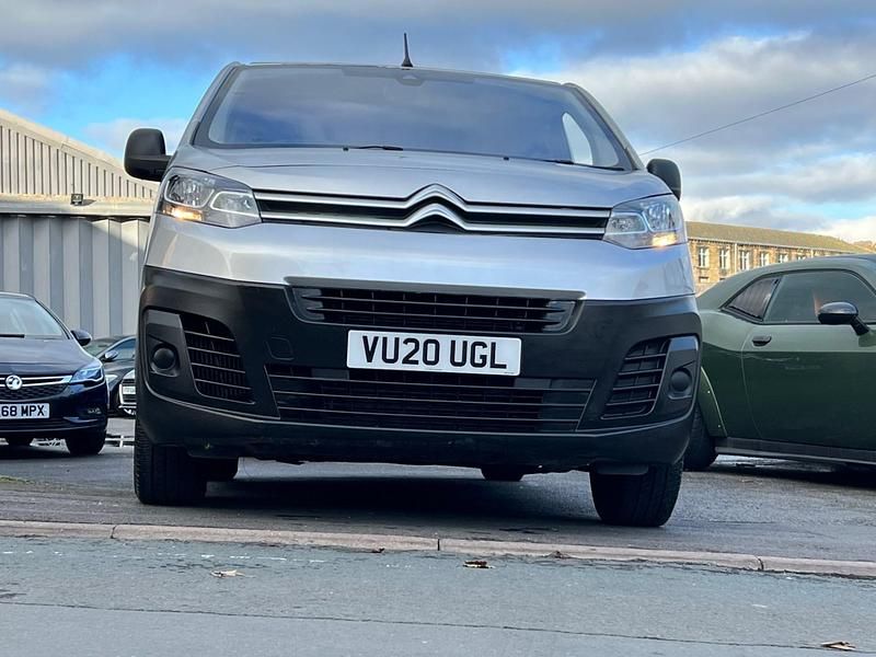 Silver Used 2020 Citroën Dispatch MPV | £6,391 (Good price) - Image 1/4