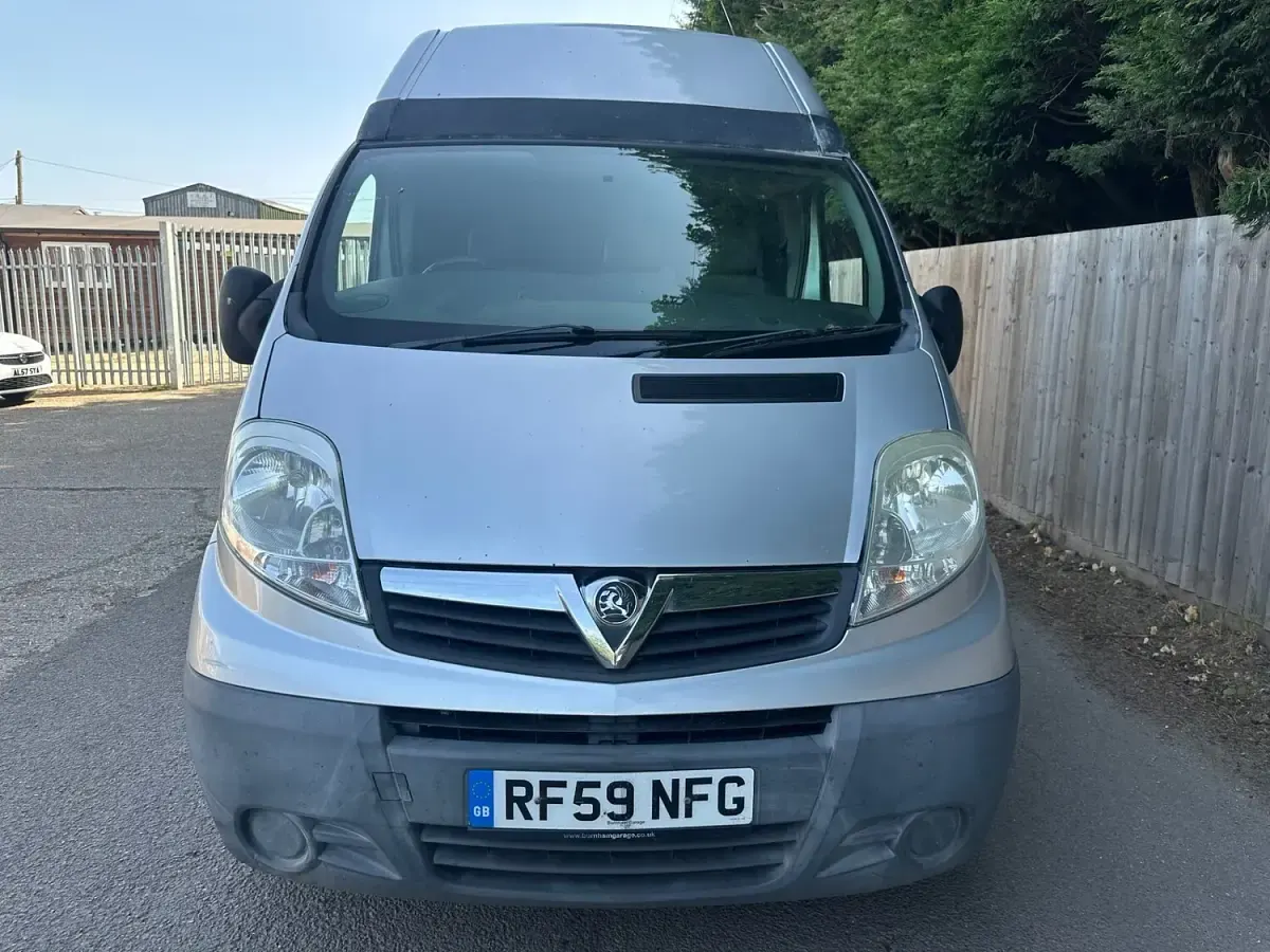 Used Vauxhall Vivaro 90 HP (66 kW) 2010 Silver MPV