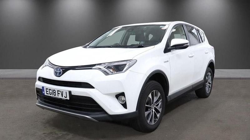Used Toyota RAV4 197 HP (144 kW) 2018 White SUV