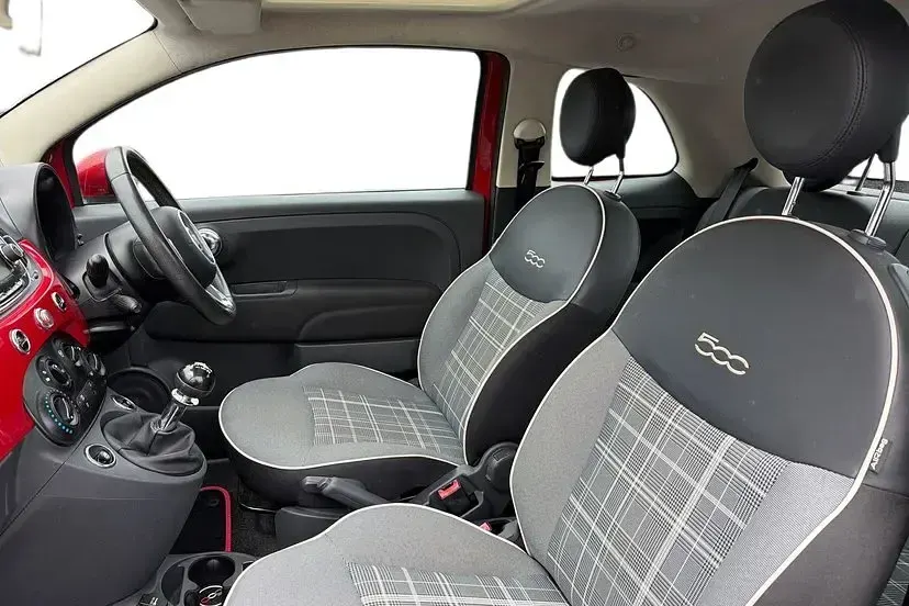 Used Fiat 500 Lounge 69 HP (50 kW) 2017 Red Hatchback