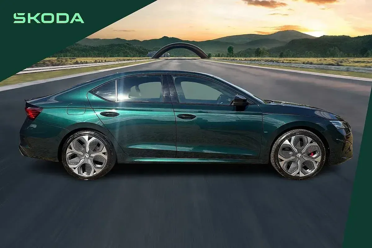 Used Skoda Octavia vRS 195 HP (143 kW) 2026 Royal green metallic Hatchback
