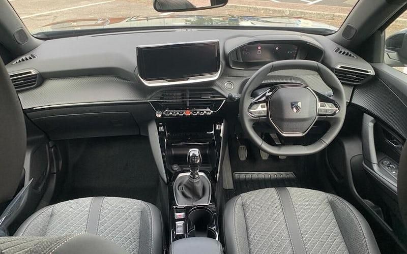 Used Peugeot 2008 Allure 131 HP (96 kW) 2024 Grey SUV