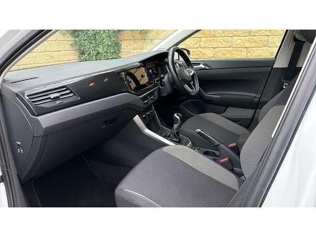 Used VW Polo Life 95 HP (69 kW) 2022 White Hatchback