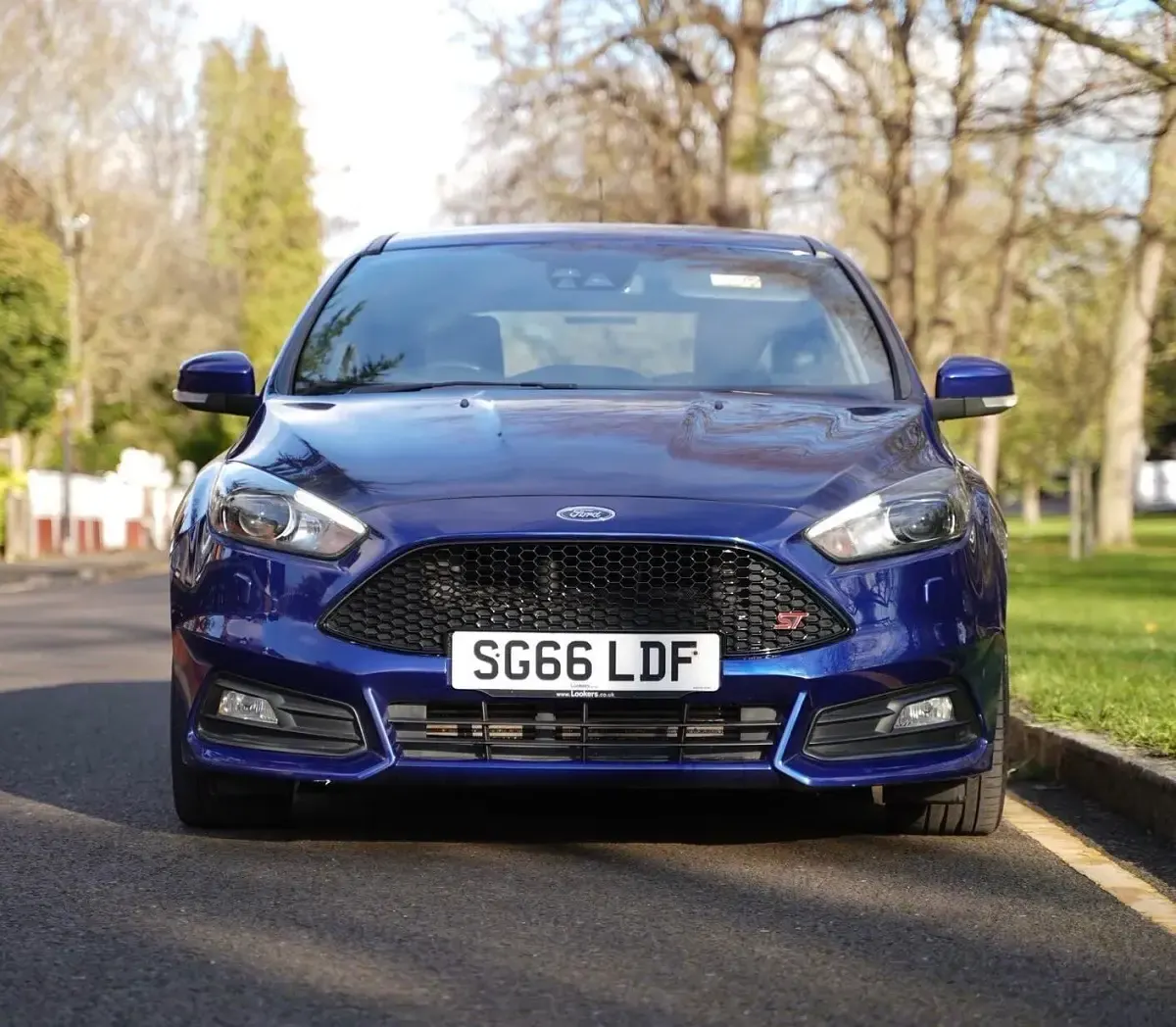 Used Ford Focus ST 185 HP (136 kW) 2016 Blue Hatchback