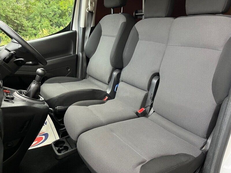White Used 2018 Citroën Berlingo MPV | £4,995 (Super price) - Image 1/4