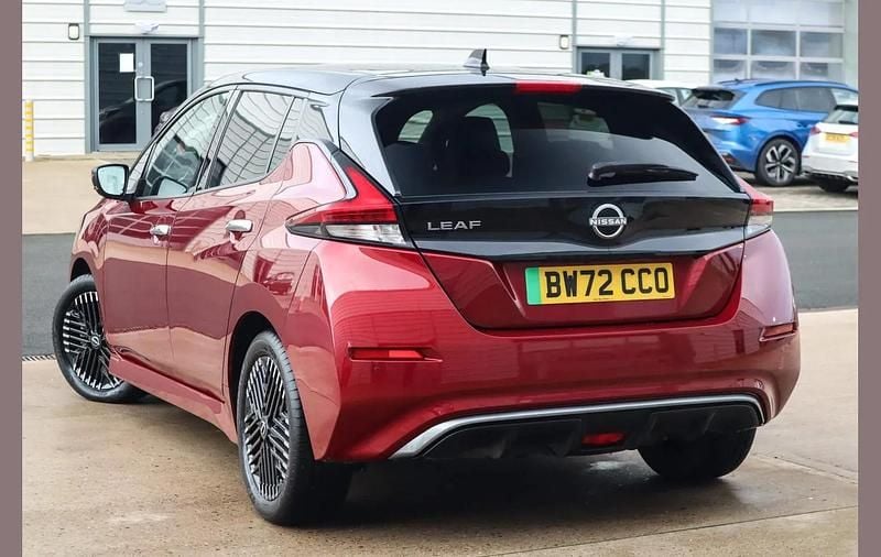 Used Nissan Leaf Tekna 110 kW (150 HP) 2023 Red Hatchback