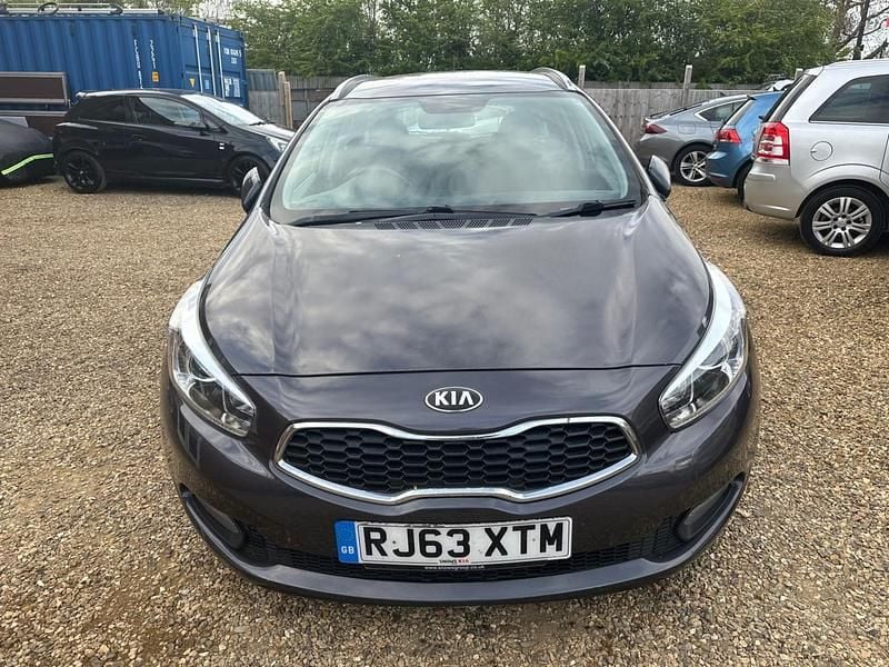 Usado Kia Ceed 2014 Prateado Citadino