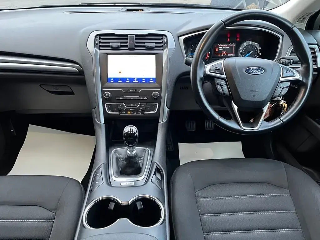 Usado Ford Mondeo Zetec 150 HP (110 kW) 2020 Preto Carrinha