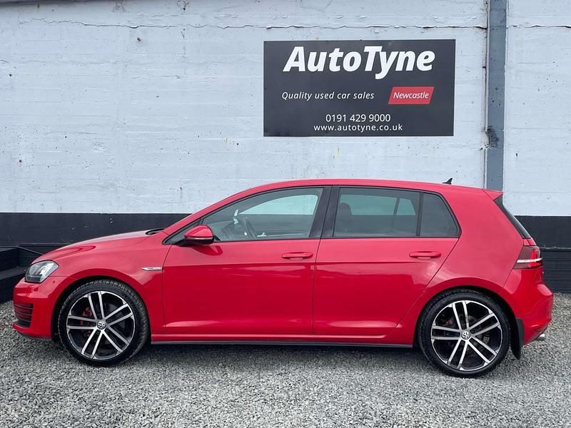 Used VW Golf VII GTD 2016 Red Hatchback