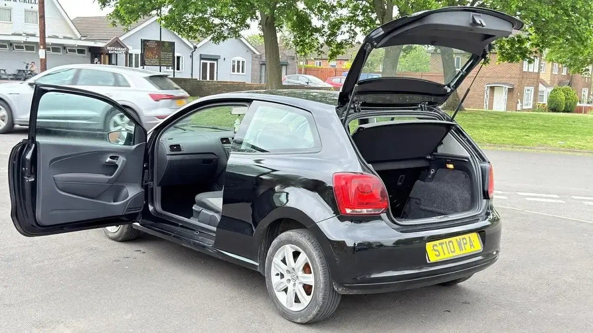 Used VW Polo S 70 HP (51 kW) 2010 Black Hatchback