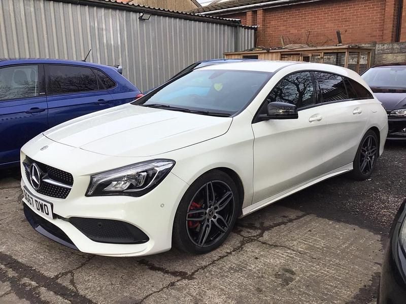 Used Mercedes CLA220 Shooting Brake AMG line 177 HP (130 kW) 2017 White Estate