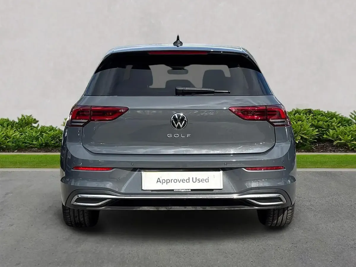 Used VW Golf VIII Edition 150 HP (110 kW) 2022 Grey Hatchback
