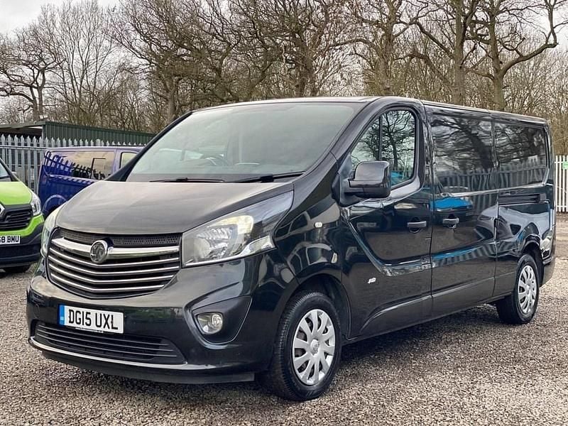 Used Vauxhall Vivaro Sportive 120 HP (88 kW) 2015 Black MPV