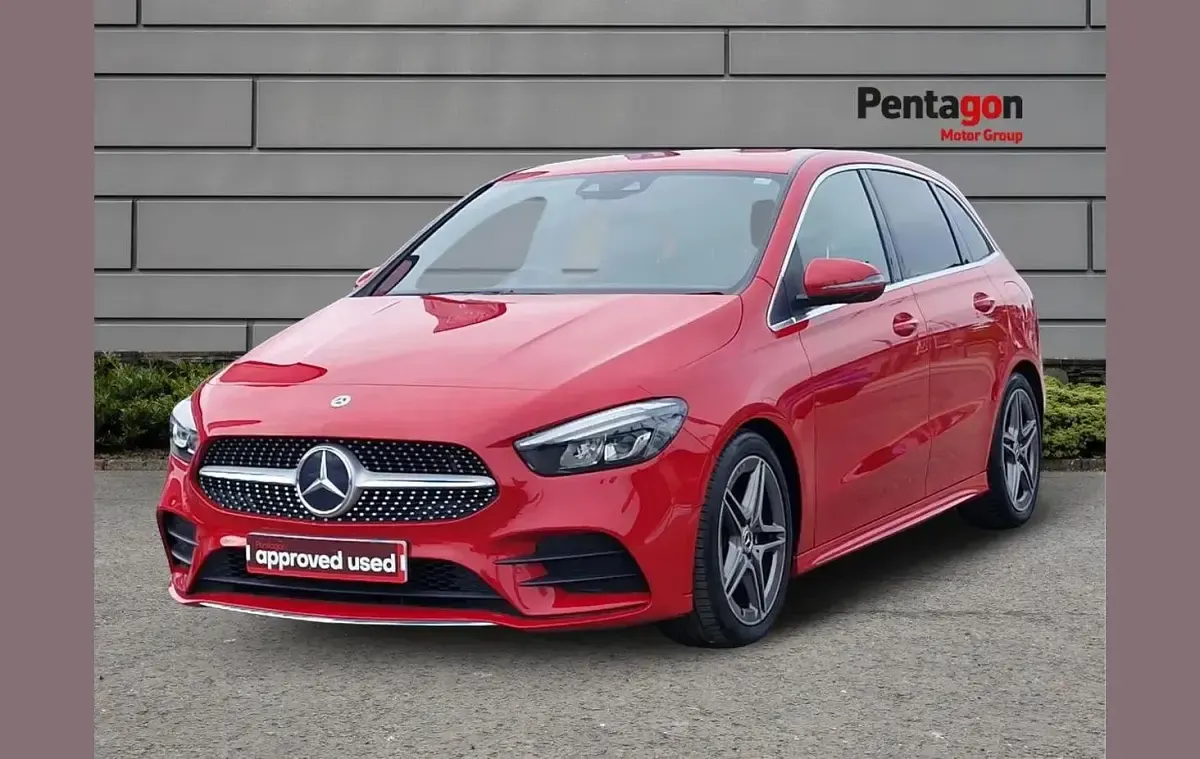 Usado Mercedes B200 Executive 163 CV (119 kW) 2019 Rojo Monovolumen