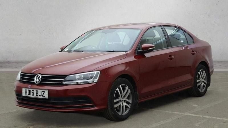 Used VW Jetta SE 150 HP (110 kW) 2016 Red Sedan