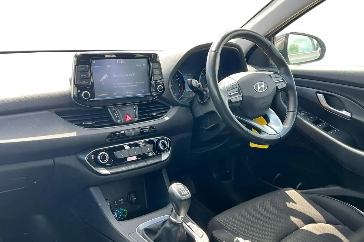 Used Hyundai i30 SE 120 HP (88 kW) 2018 Grey Hatchback