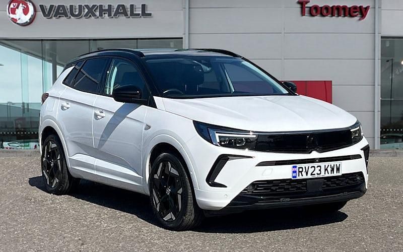 Used 2024 Vauxhall Grandland X GSe SUV | £20,500 (A bit pricey) - Image 1/4