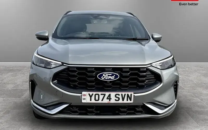 Käytetty Ford Kuga ST-Line 242 HP (177 kW) 2025 Katumaasturi