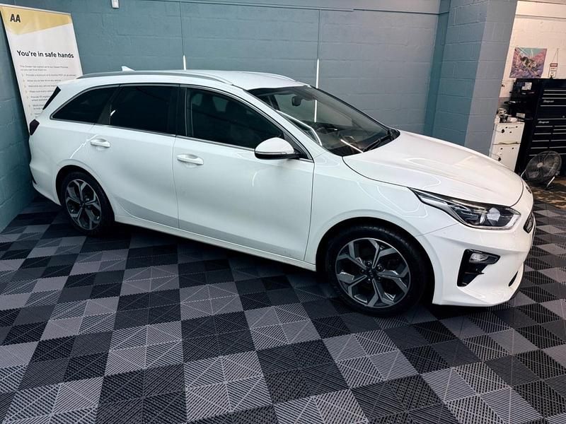 Used Kia Ceed Sportswagon 118 HP (86 kW) 2019 White Estate