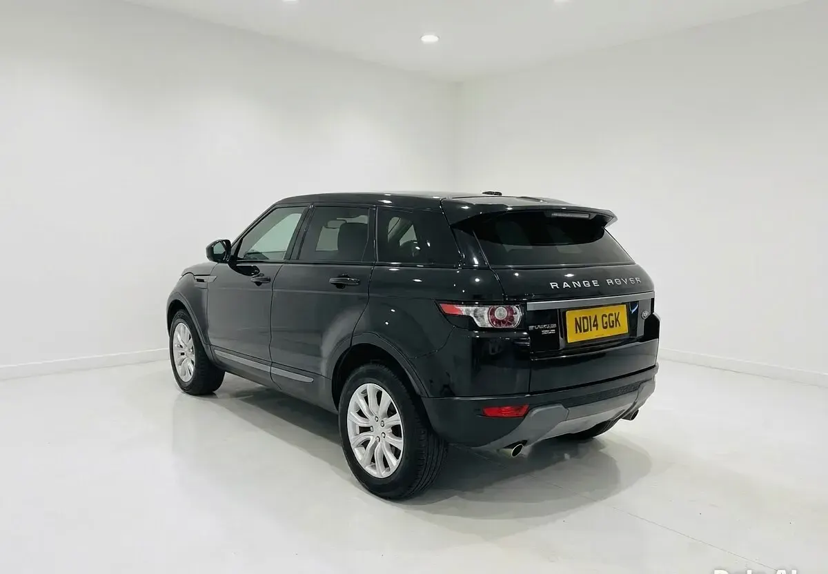 Used Land Rover Range Rover evoque Pure 188 HP (138 kW) 2014 Black SUV
