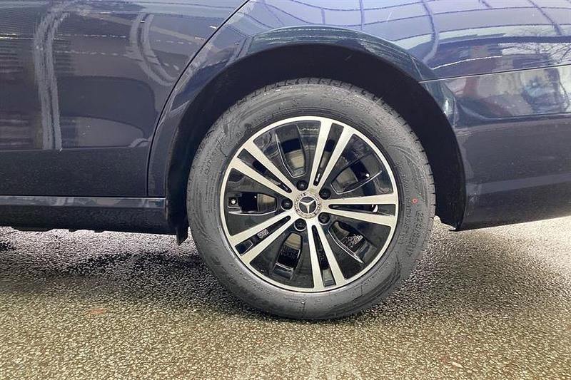 Used Mercedes E200 197 HP (144 kW) 2022 Nautic blue Sedan