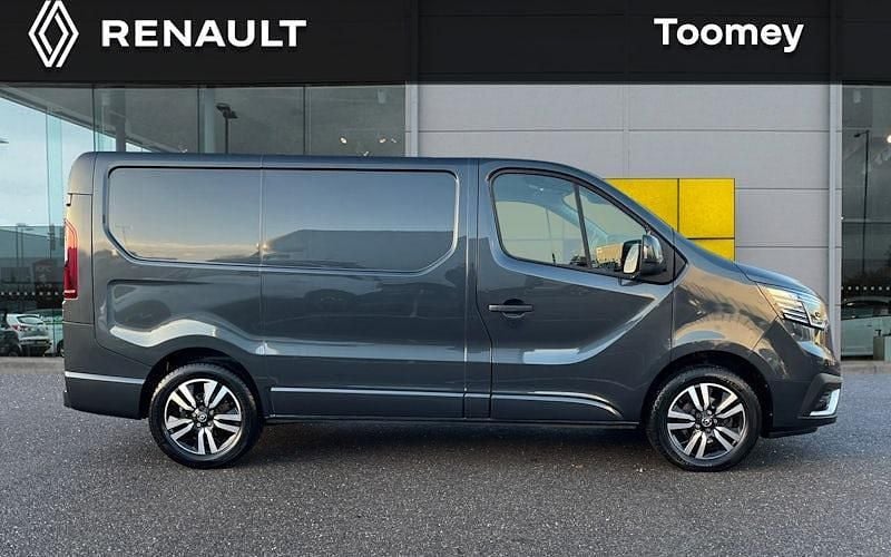Used Renault Trafic 150 HP (110 kW) 2022 Grey  MPV