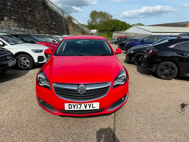 Used Vauxhall Insignia SRi 136 HP (100 kW) 2017 Red Hatchback