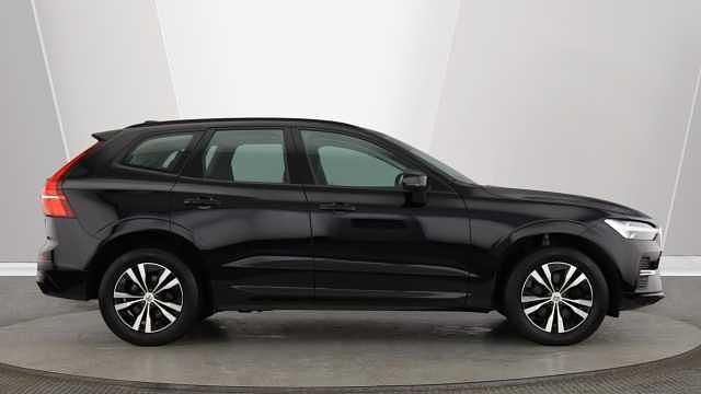 Used Volvo XC60 Momentum 194 HP (142 kW) 2022 Black SUV