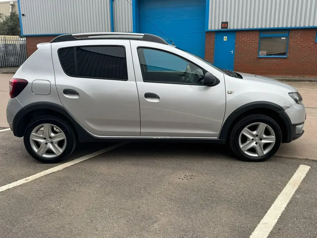 Used Dacia Sandero Ambiance 2014 Silver Hatchback