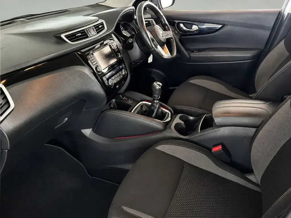Used Nissan Qashqai Acenta Premium 138 HP (101 kW) 2019 Black SUV