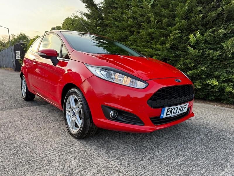 Red Used 2013 Ford Fiesta Zetec Hatchback | £2,995 (Fair price) - Image 1/4