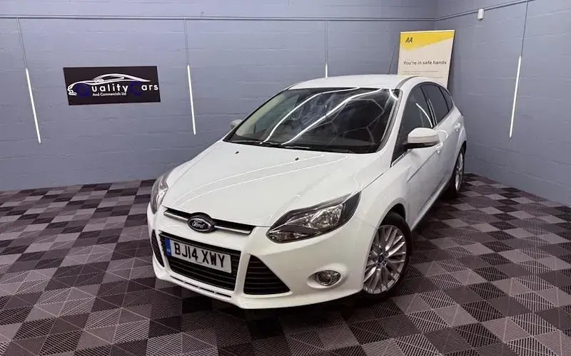 Used Ford Focus Zetec 116 HP (85 kW) 2014 White Hatchback