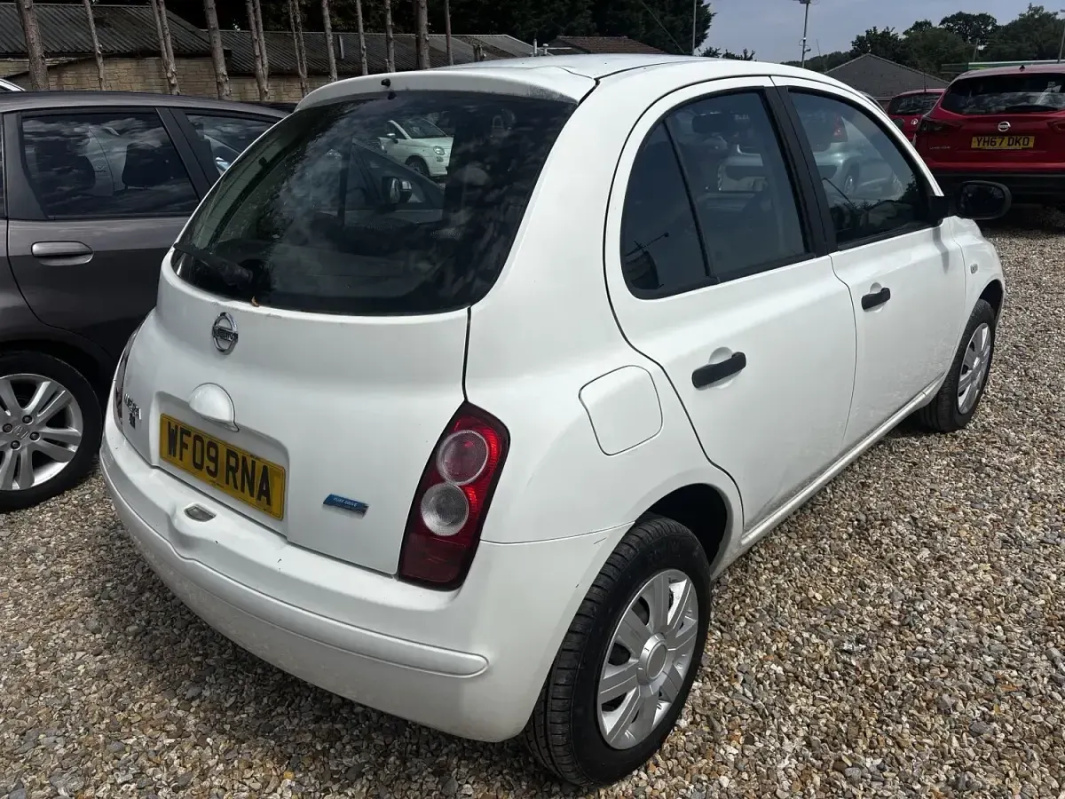 Used Nissan Micra Visia 79 HP (58 kW) 2009 White Hatchback