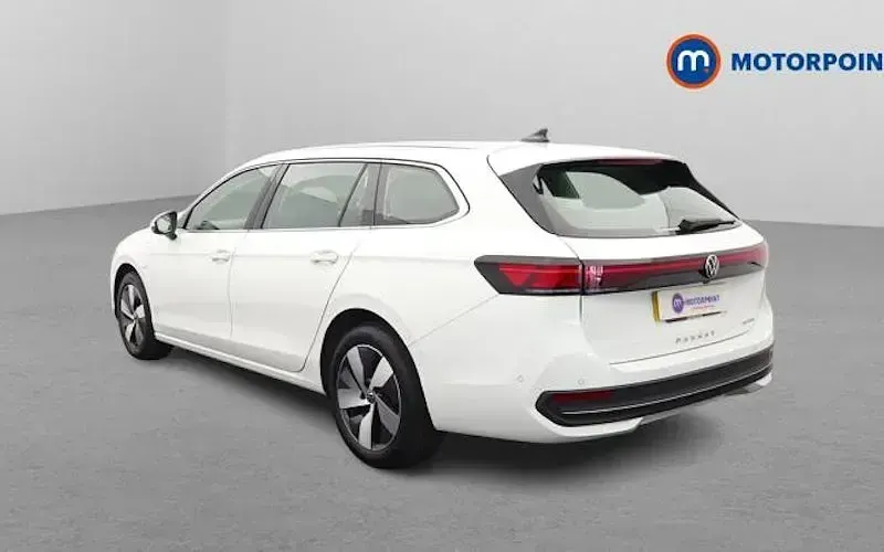 Used VW Passat Life 204 HP (150 kW) 2025 White Estate