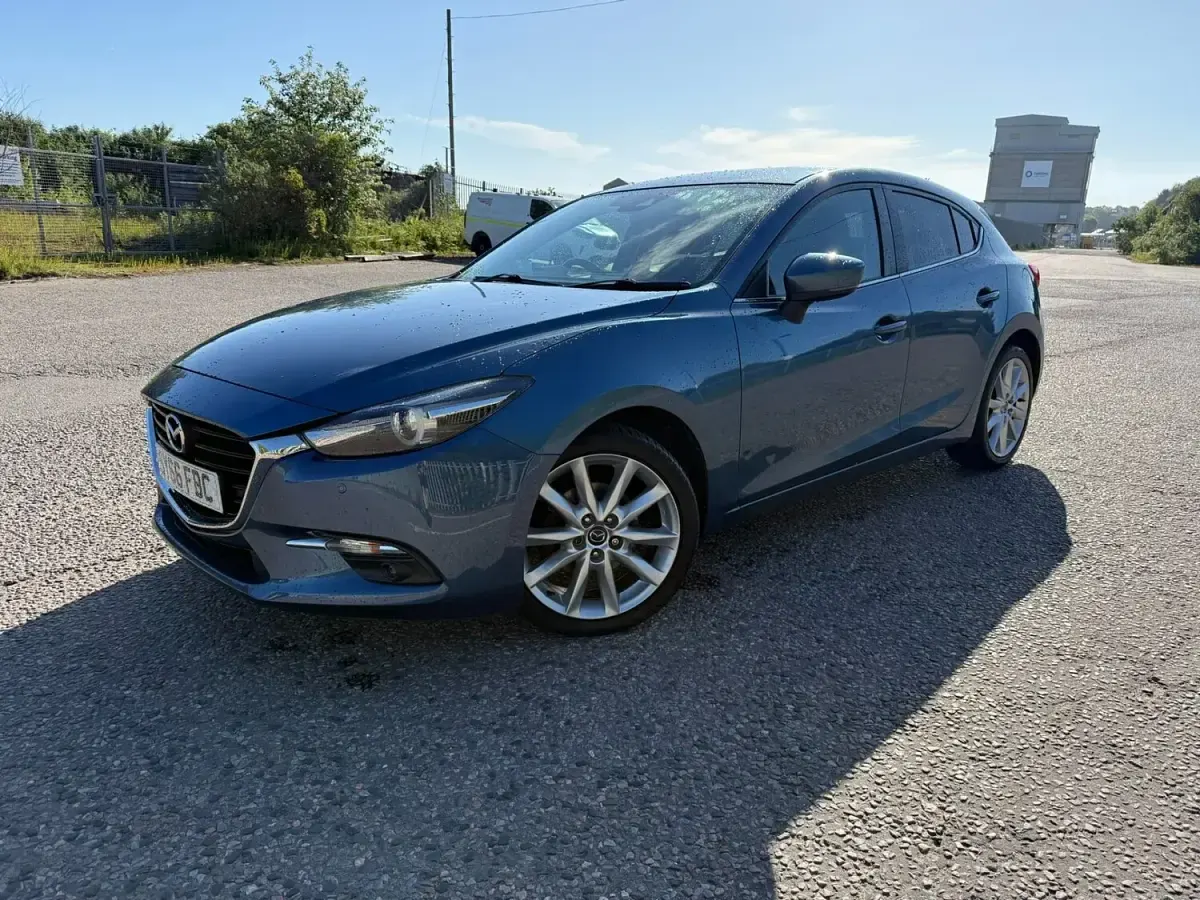 Used Mazda 3 Inclusive 120 HP (88 kW) 2018 Blue Hatchback