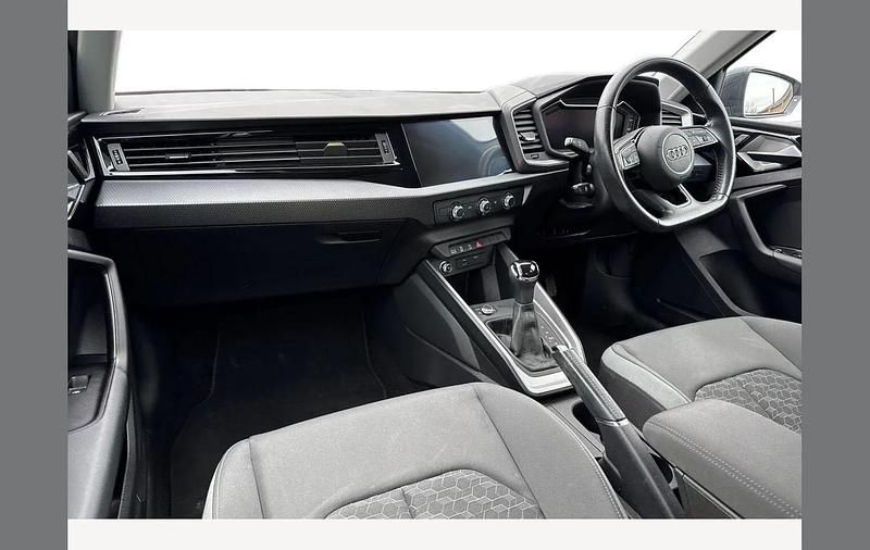 Używany Audi A1 Sport 116 KM (85 kW) 2020 Szary SUV