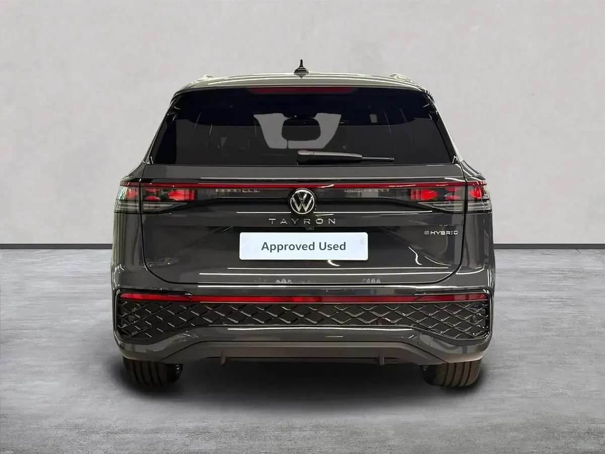 Used VW Touran R-line 150 HP (110 kW) 2026 Grey MPV