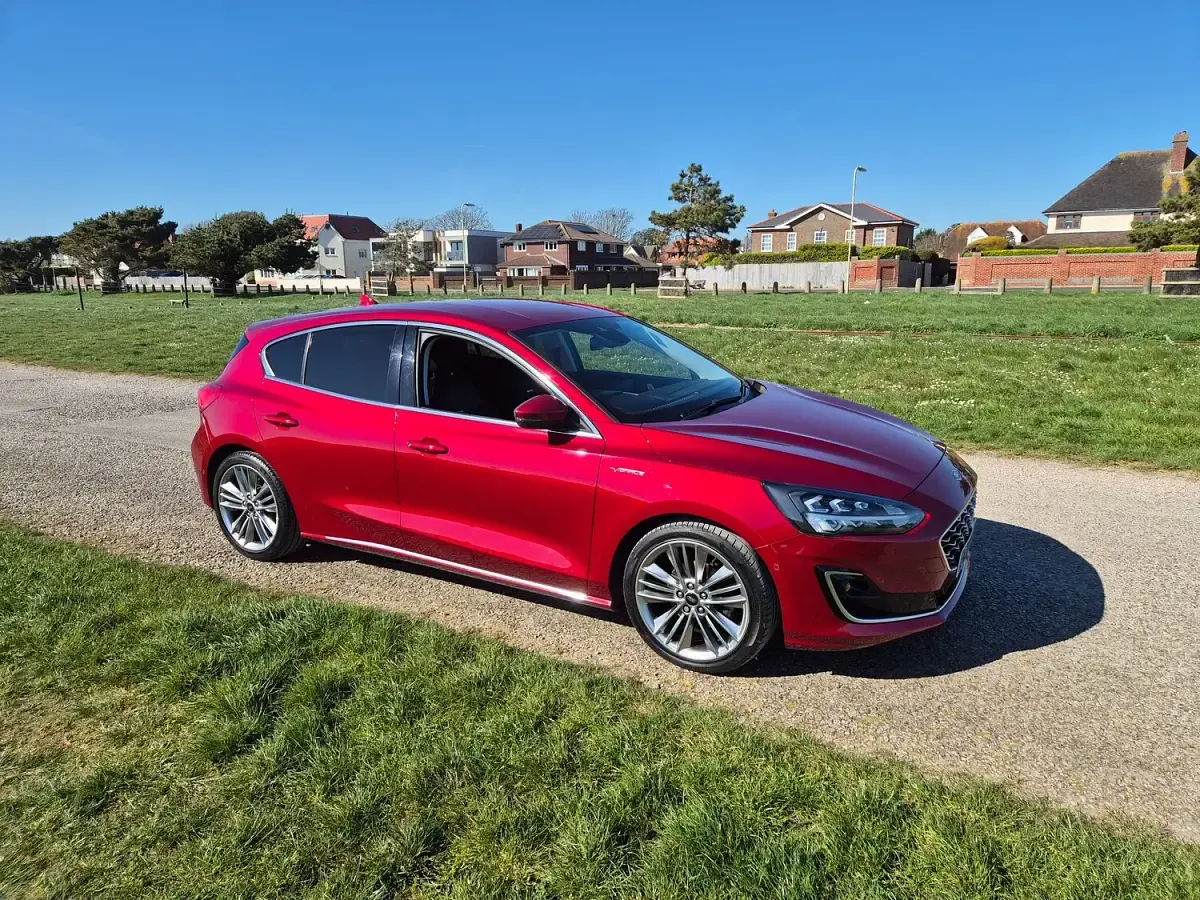 Used Ford Focus Vignale 185 HP (136 kW) 2020 Ruby red pearlescent Hatchback