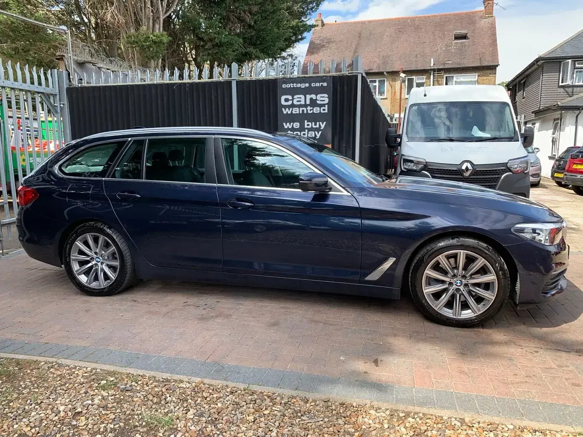 Used BMW 520 Sport Line 184 HP (135 kW) 2018 Blue Estate